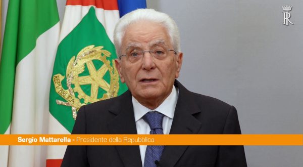 Mattarella “C’è bisogno di istituzioni europee più forti”