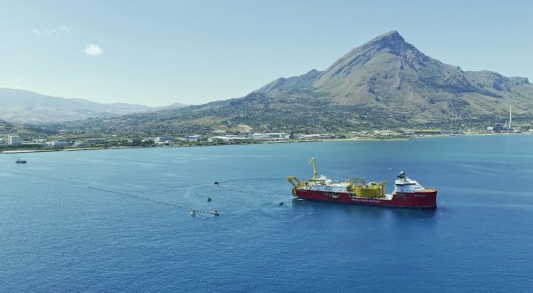 Terna, al via la posa del cavo sottomarino tra Sicilia e Sardegna