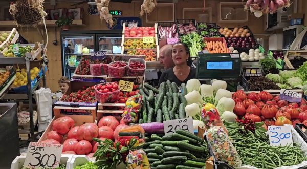 Inflazione stabile al 2% nell’Eurozona