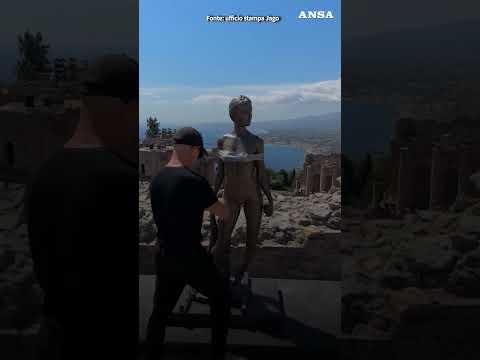 La “David” di Jago sbarca a Taormina e Meta censura ancora #ansa #news