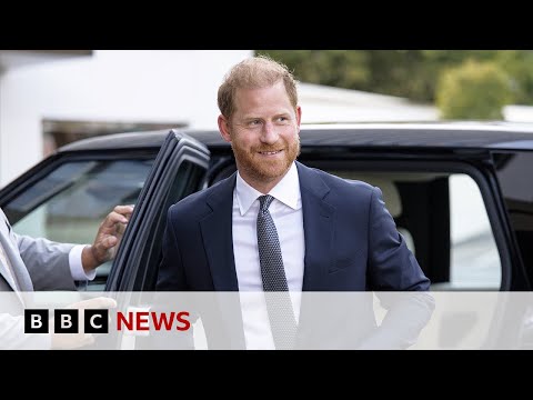 Prince Harry lays wreath in memory of late Queen | BBC News