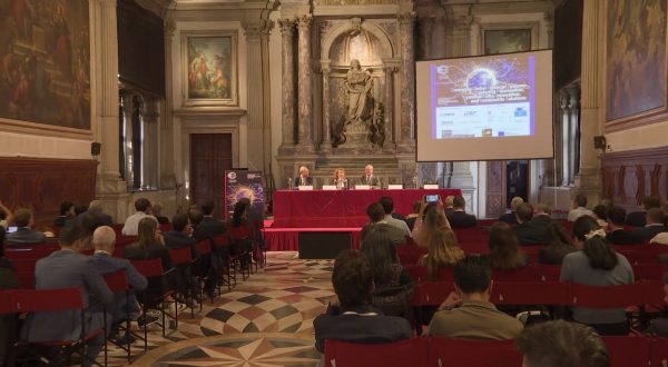 Geopolitica e AI, rischi quadruplicati: l’analisi di Credit 2025