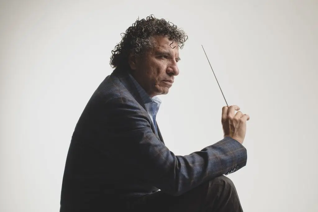 Sul podio della Foss sale Giancarlo Guerrero, vincitore di 6 Grammy Awards