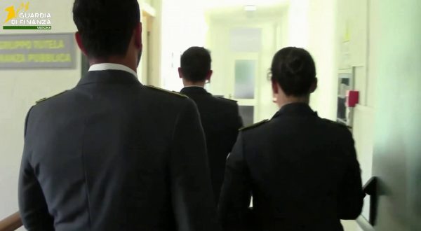 Non rispetta l’interdizione, arrestato falso notaio a Verona