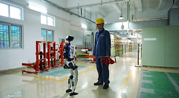 Cina, i robot umanoidi utilizzati per ispezionare le reti elettriche