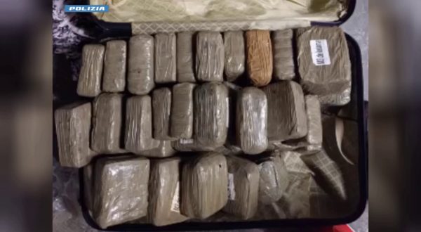 Due pusher in manette nel Milanese, sequestrati 200 kg di hashish