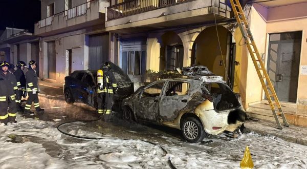 Vigili del fuoco salvano a Comiso due coniugi bloccati in casa da fiamme