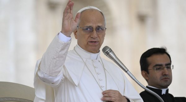 Papa “Addolorato per sofferenze popolo Gaza, auspico si arrivi a pace”