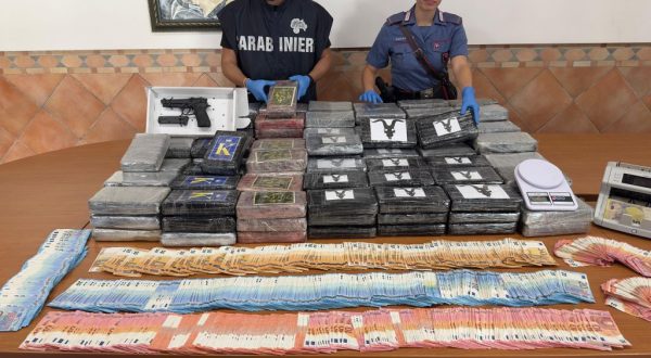 Sequestrati a Roma 200 kg di cocaina, arrestato 23enne albanese