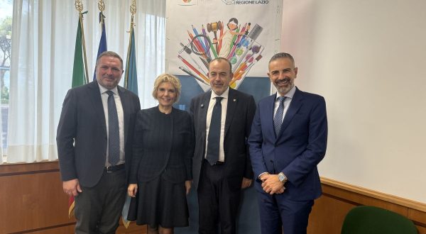 Lazio, Difensore Civico tra i banchi di scuola per educare a cittadinanza attiva