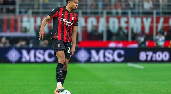 Athekame salva il Milan in extremis, è 2-2 contro il Pisa