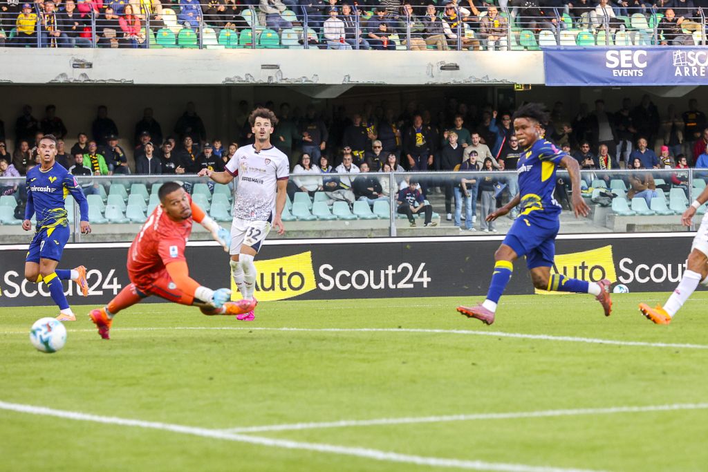 Verona avanti di due reti raggiunto dal Cagliari, finisce 2-2