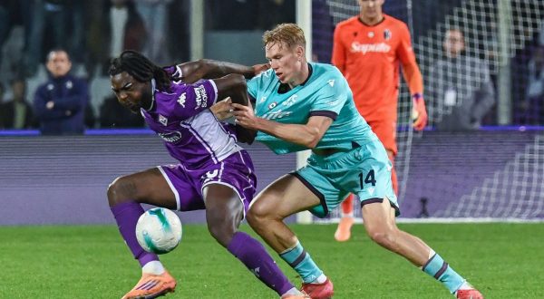 La Fiorentina rimonta con due rigori: è 2-2 contro il Bologna