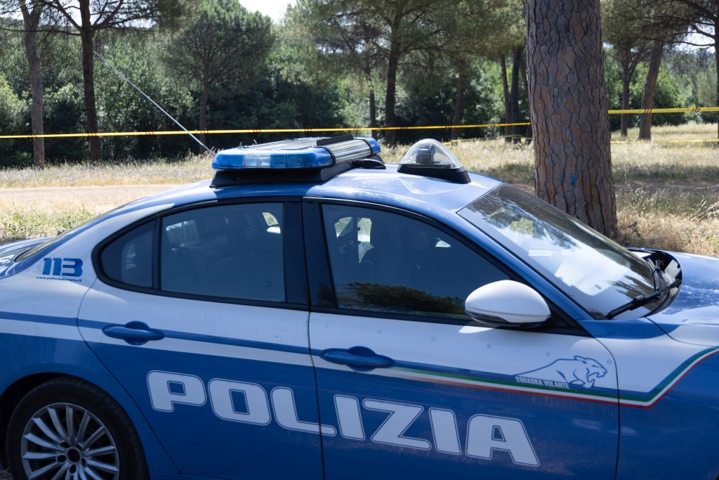 Attentato dinamitardo a un esercizio commerciale, blitz della Polizia di Stato a Ostia