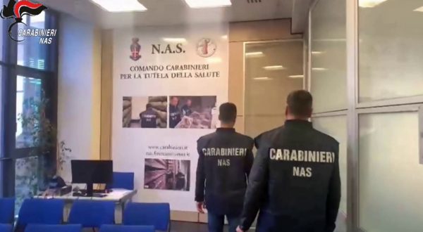 Falsificavano numero prenotazioni visite, dieci medici deferiti a Firenze