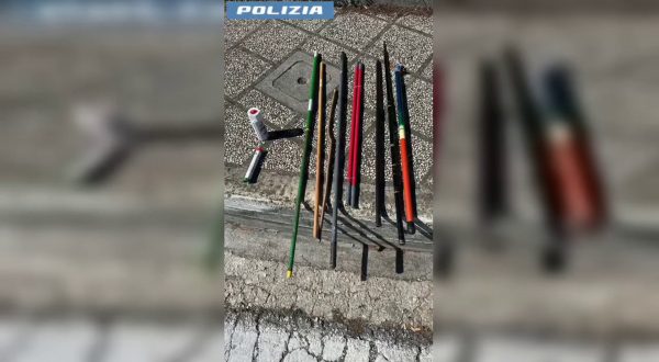 Roma, manifestazione pro Pal, sequestrate maschere e aste in metallo