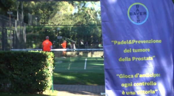 Tumore prostata, con Bayer la prevenzione sul campo da padel