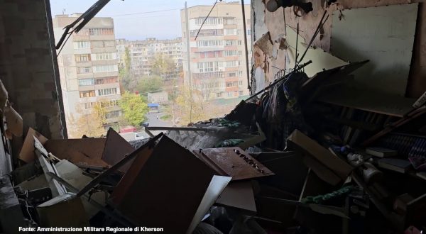 Ucraina, bombardamenti russi a Kherson, due vittime