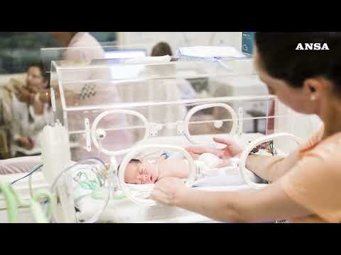 In Italia 500 parti l’anno avvengono in casa,i medici avvertono:il rischio non è mai zero#ansa#news