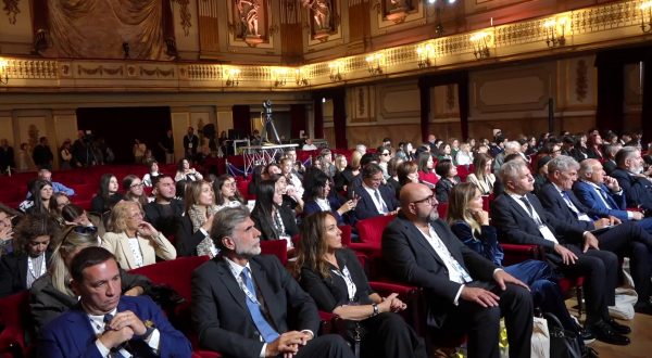 “Uniti contro la disinformazione”, Tim al fianco dei giovani