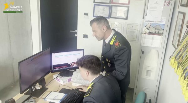 Truffa nel fotovoltaico da 80 milioni, sequestrato il sito internet societario