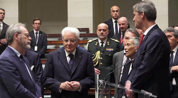 Mattarella incontra il presidente della Camera del Belgio De Roover