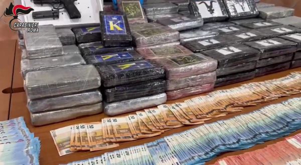 A Roma sequestrati 200kg di cocaina, arrestato un 23enne albanese