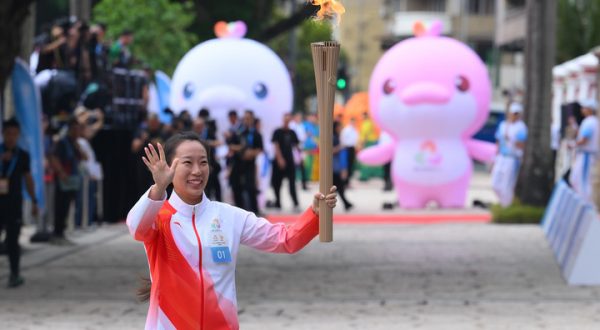 Cina, prima staffetta transfrontaliera della torcia per i Giochi Nazionali