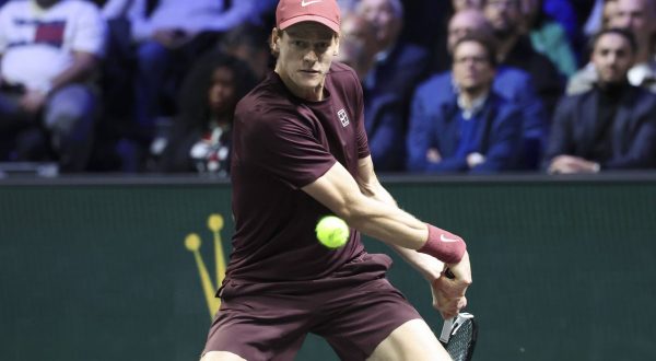 Sinner vince il 1000 di Parigi e torna numero 1 Atp