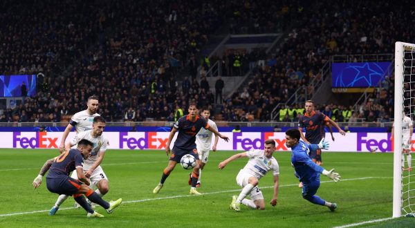 Inter a punteggio pieno in Champions, 2-1 sofferto al Kairat