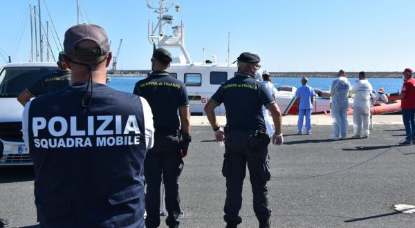 Ragusa, in carcere tre scafisti per favoreggiamento dell’immigrazione clandestina