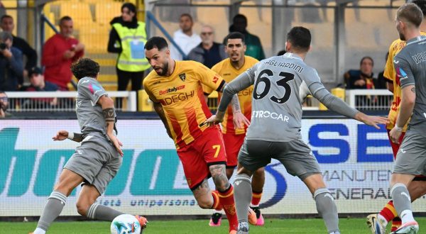 Scontro diretto senza gol, al Via del Mare Lecce-Verona 0-0