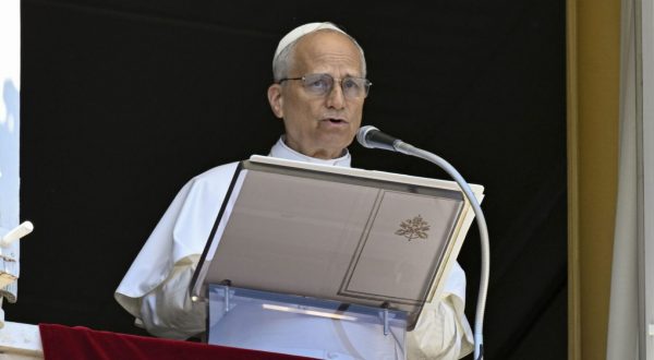 Papa “Troppi civili e bambini uccisi, si cessi il fuoco”