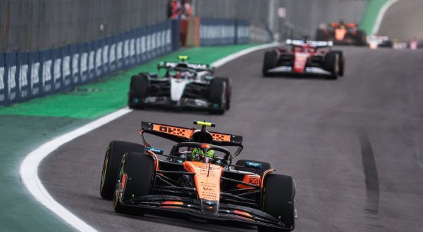 Norris vince in Brasile, Antonelli 2° e Verstappen 3° partendo da pit lane