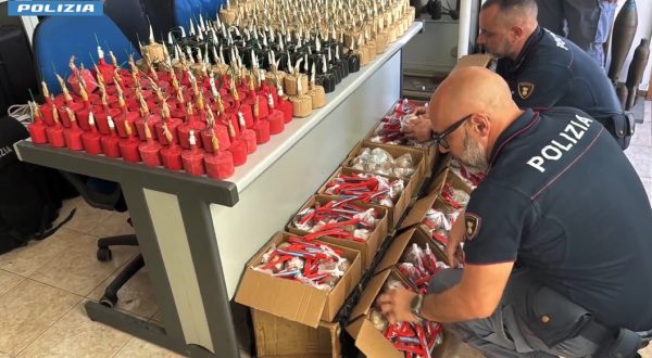 Sequestrati 1500 ordigni esplosivi spediti a Catania tramite corriere