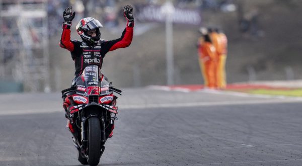 Bezzecchi vince a Valencia nell’ultima gara della stagione