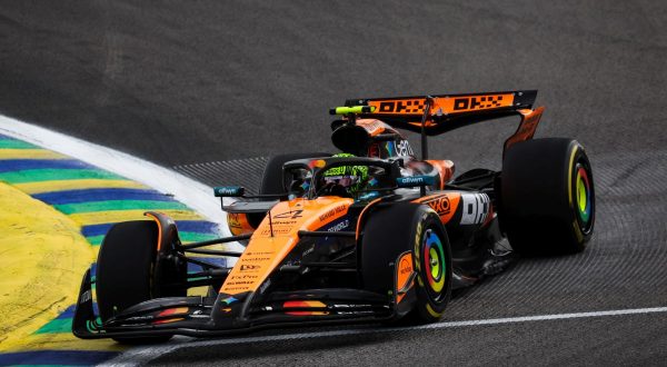 Norris brilla nel venerdì di Las Vegas, fiducia Ferrari