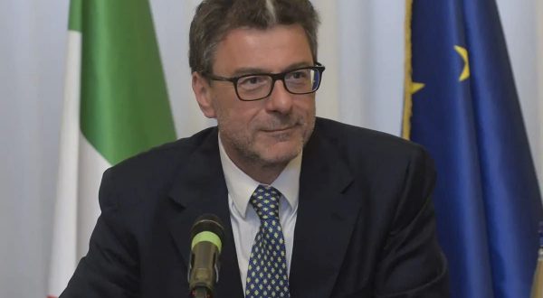 Moody’s promuove l’Italia, Giorgetti “Fiducia nel Paese”