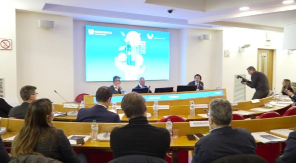 Industria chimica, il settore accelera sulla sostenibilità