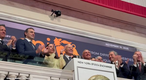 30 anni quotazione Eni a Wall Street, Descalzi alla cerimonia della campanella