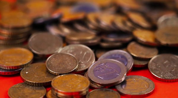 Bankitalia, debito pubblico in calo