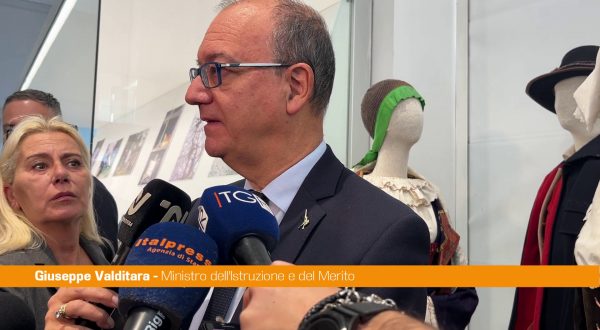 Contratto scuola, Valditara “La Cgil è da sola, altri sindacati hanno firmato”