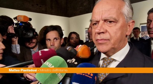 Piantedosi “Il calendario della Polizia rappresenta spirito e umanità del Corpo”