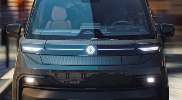 Renault, il nuovo Trafic elettrico punta su spazio e tecnologia