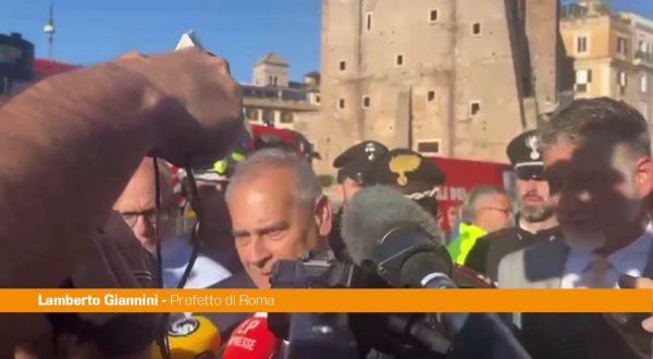 Crollo a Roma, Giannini “Segnali che persona intrappolata sia ancora viva”