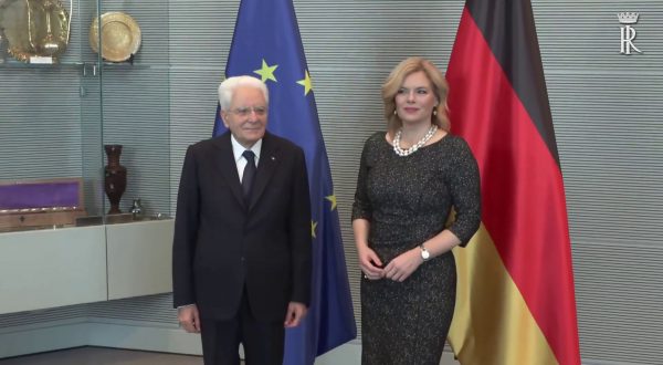 Berlino, Mattarella viene accolto al Reichstag