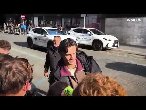 Alcaraz, Musetti e la fidanzata di Sinner lasciano l’hotel  #news #ansa #atpfinals #sinner