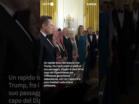 Il buffetto di Trump a Musk: sintonia ritrovata? #ansa #news