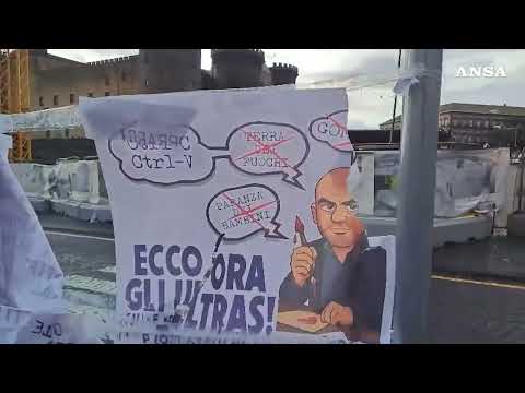 Manifesti ultras contro De Laurentiis e Saviano a Napoli #news #ansa