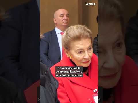 A Roma l’installazione Scarpe Rosse. “L’educazione sessuale a scuola si fara’” #ansa #news